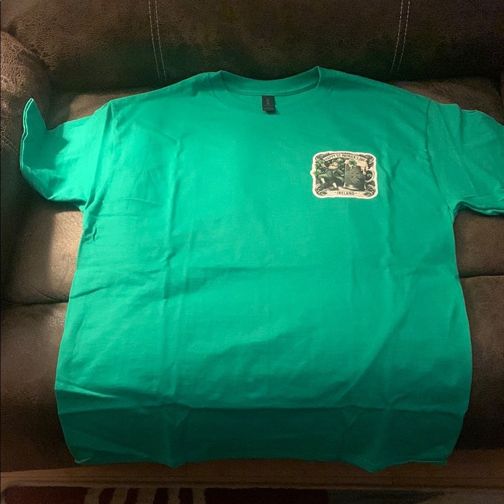 Men’s Graphic Tee
Green 2 Sided St Patrick’s Day printed graphic shirt